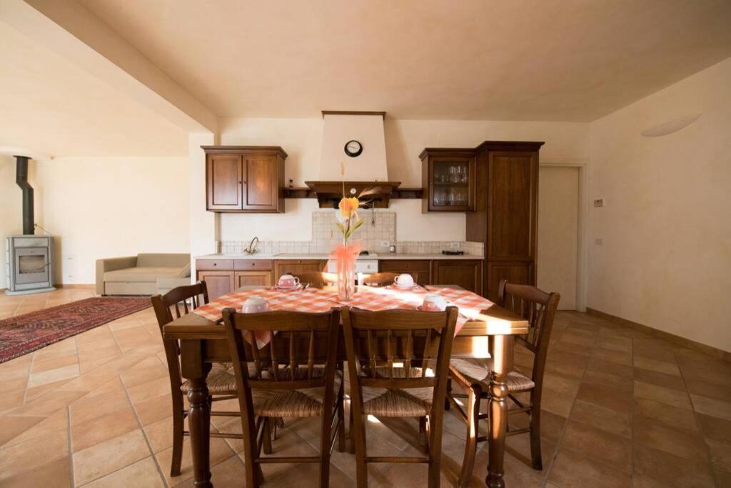 La Casa Vacanza Con Vista Panoramica Sui Vigneti Rotella المظهر الخارجي الصورة